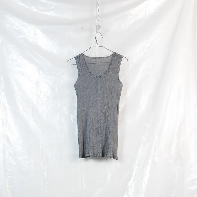 adjustable sleeveless blouse