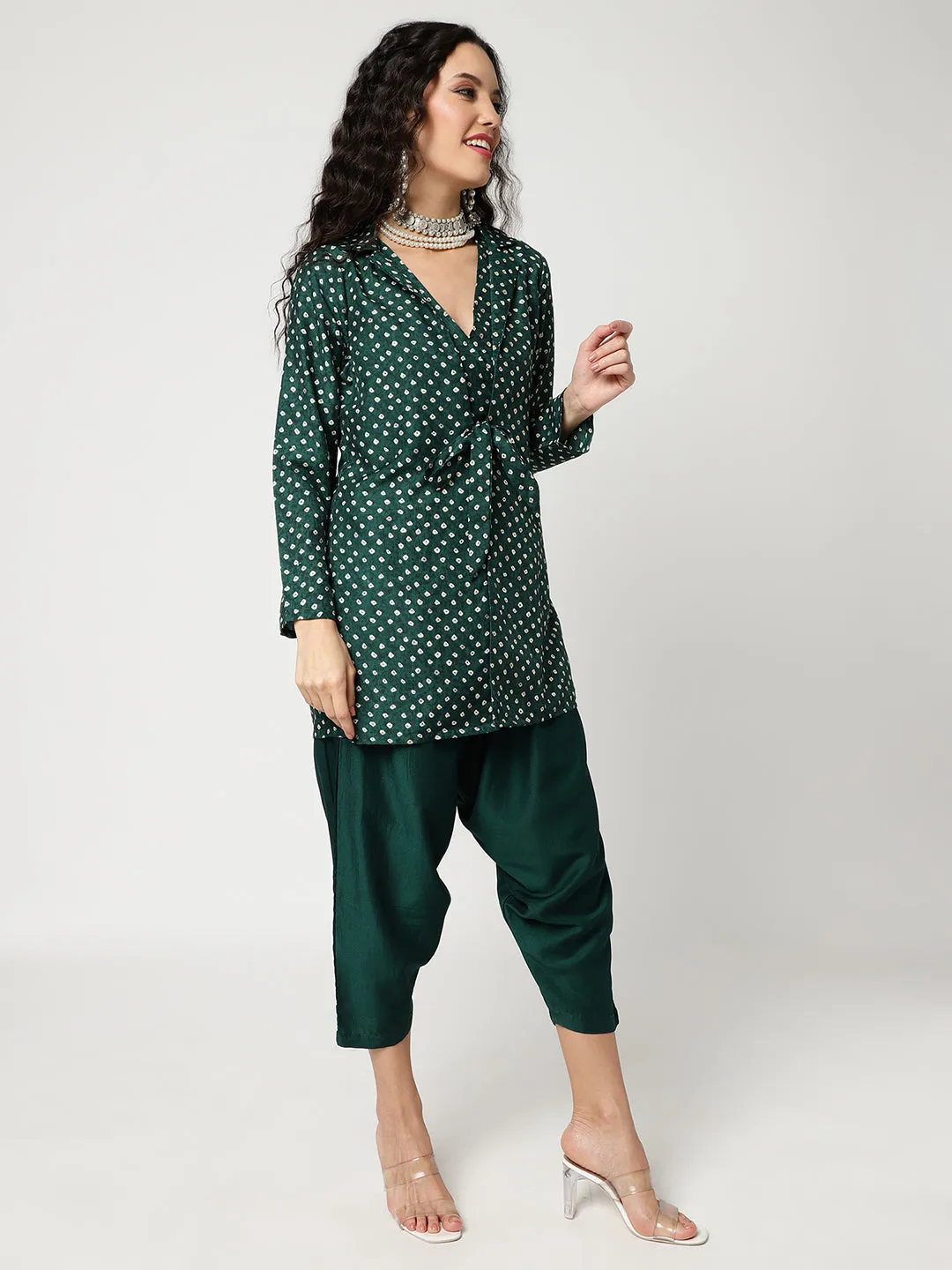 Bandhani Foil Printed Jumpsuit With Stylish Collared Shrug