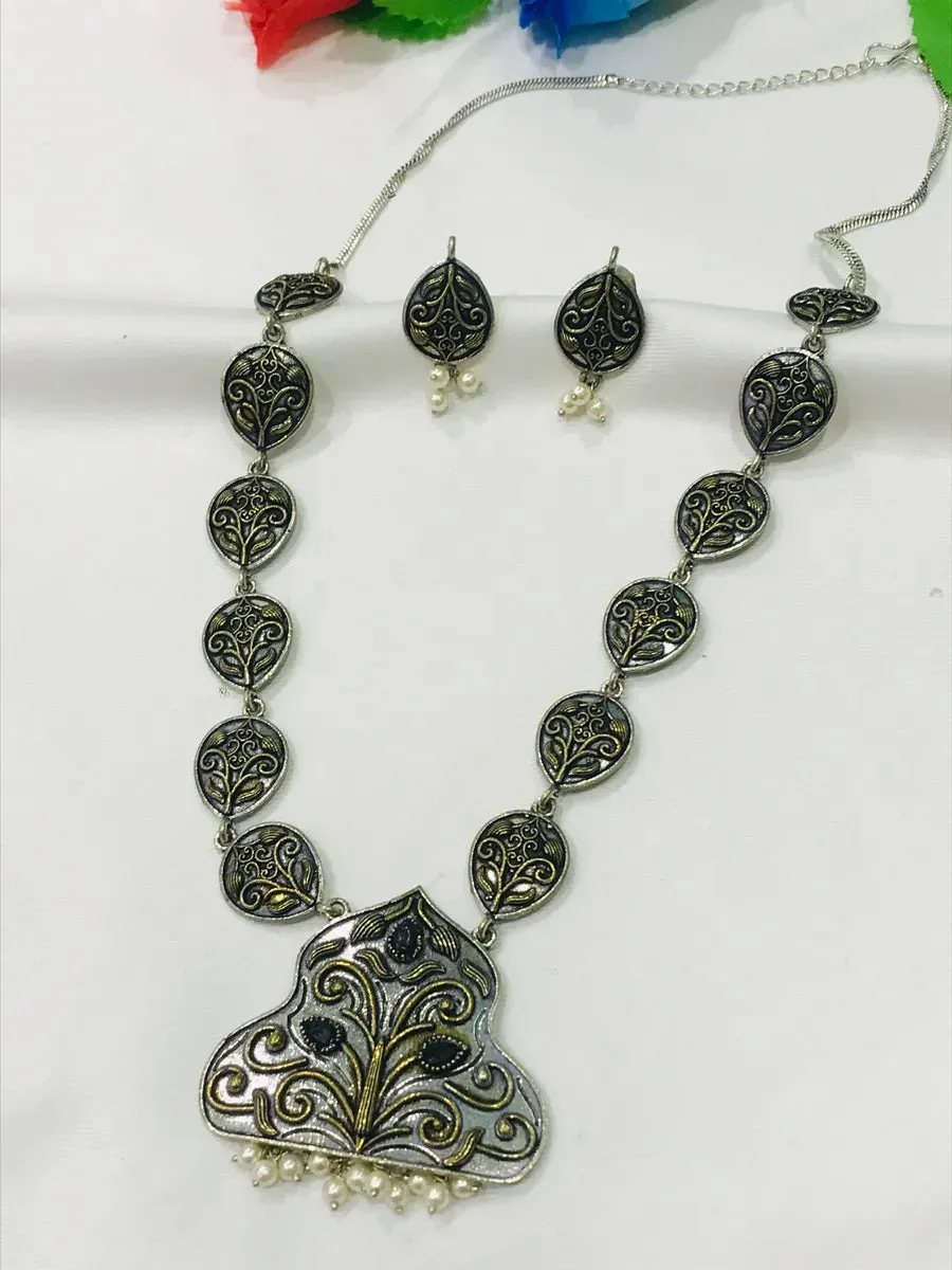 Beautiful Silver Oxidized Stylish Chain With Earrings