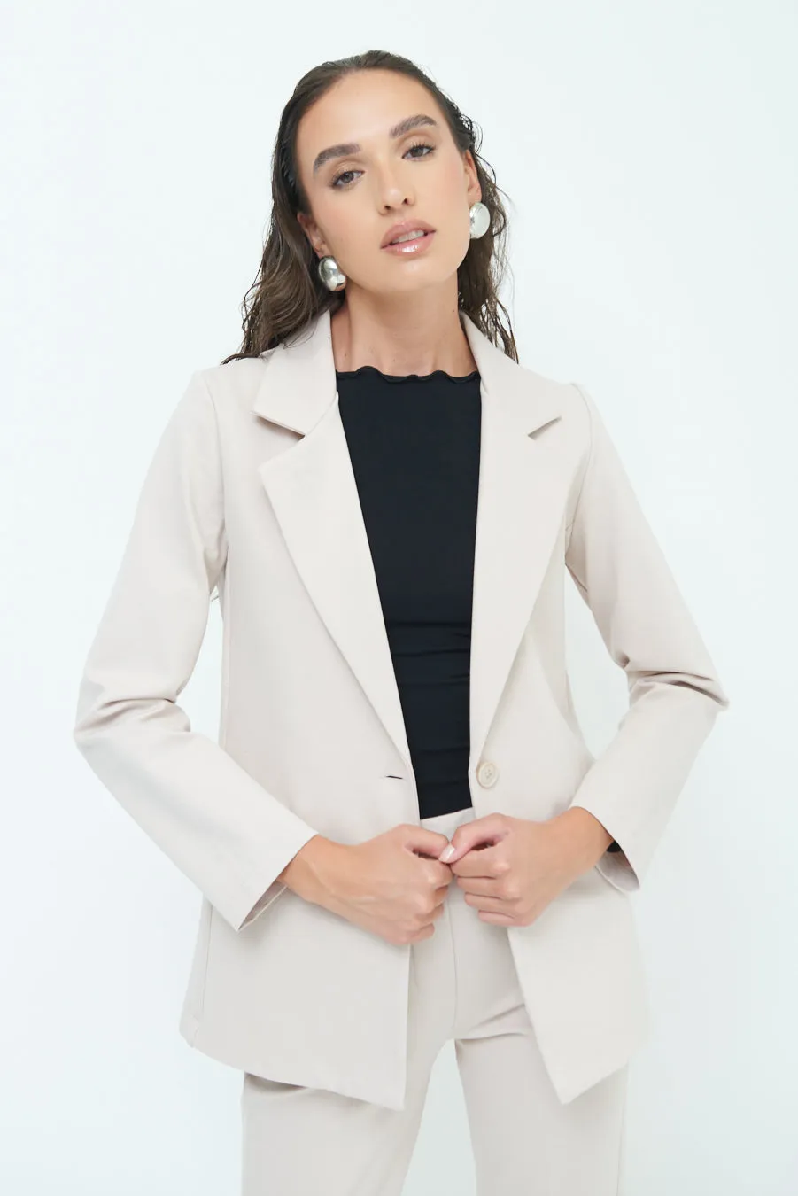 Chic tailored jacket with pockets wholesale