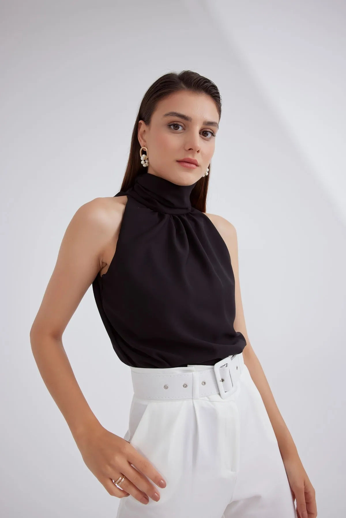 Collared sleeveless Top - BLACK