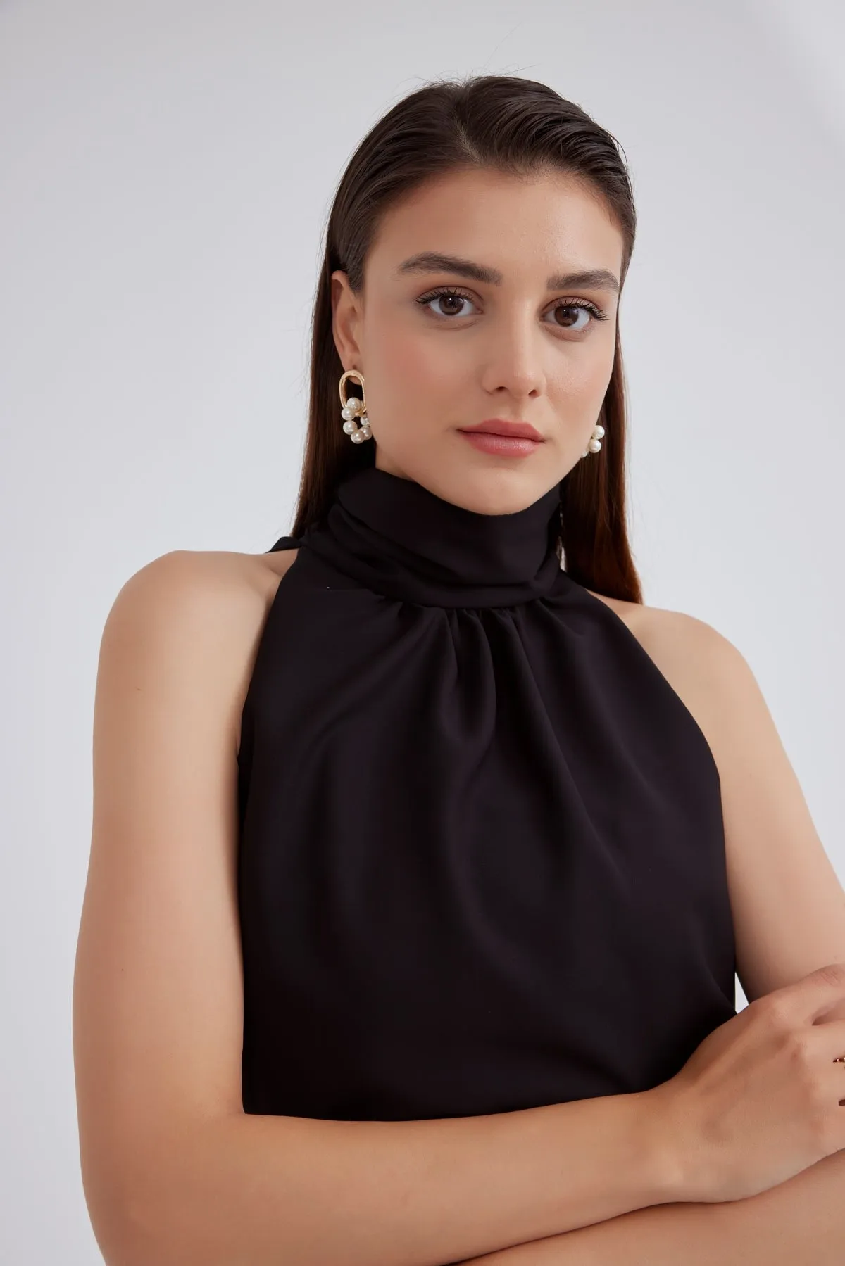 Collared sleeveless Top - BLACK