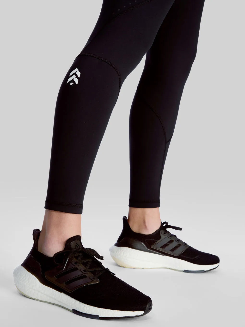 LULULEMON BLACK RAIN REPELLENT HR RUN TIGHT