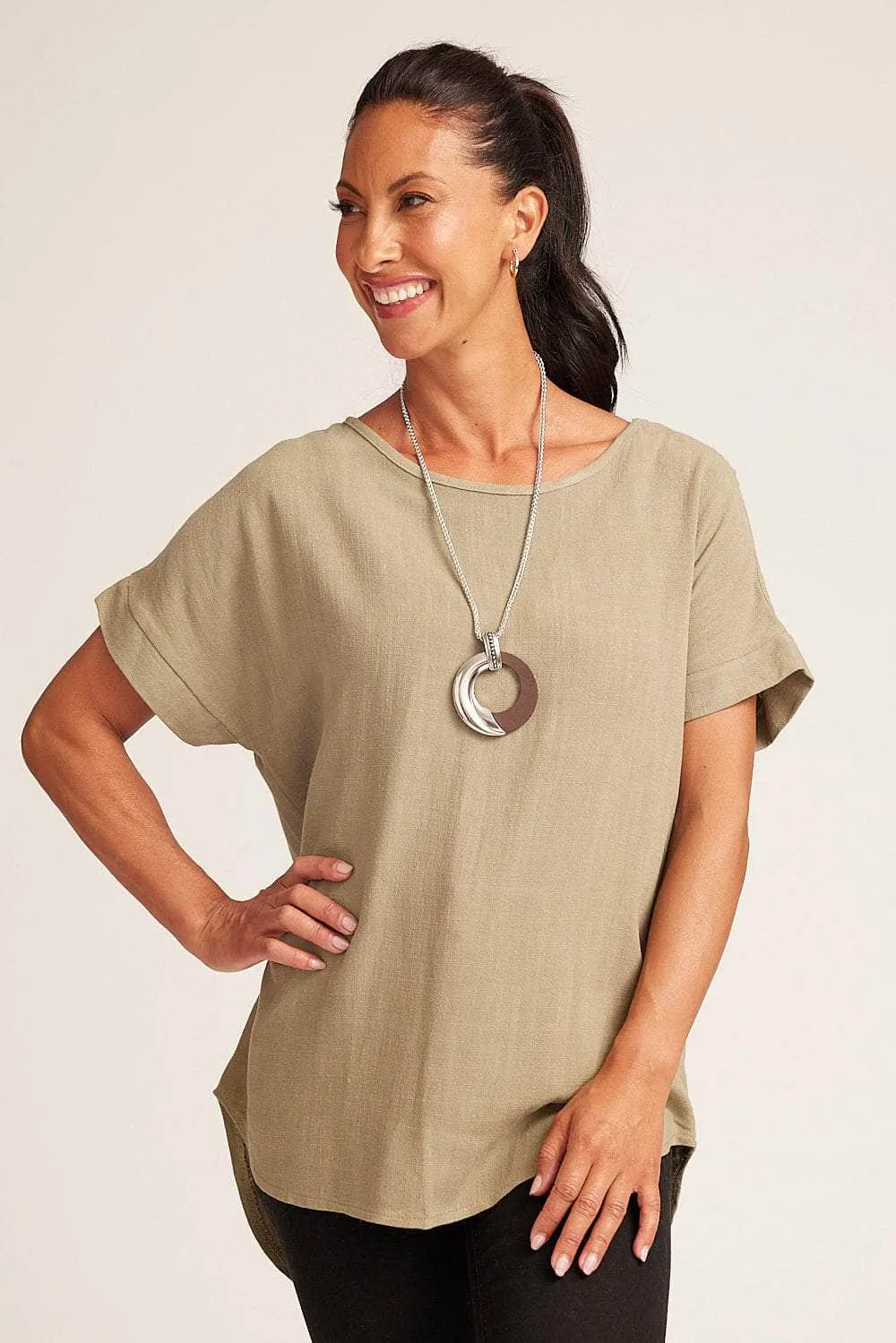 Saloos Stylish Linen Mixture Top with Necklace