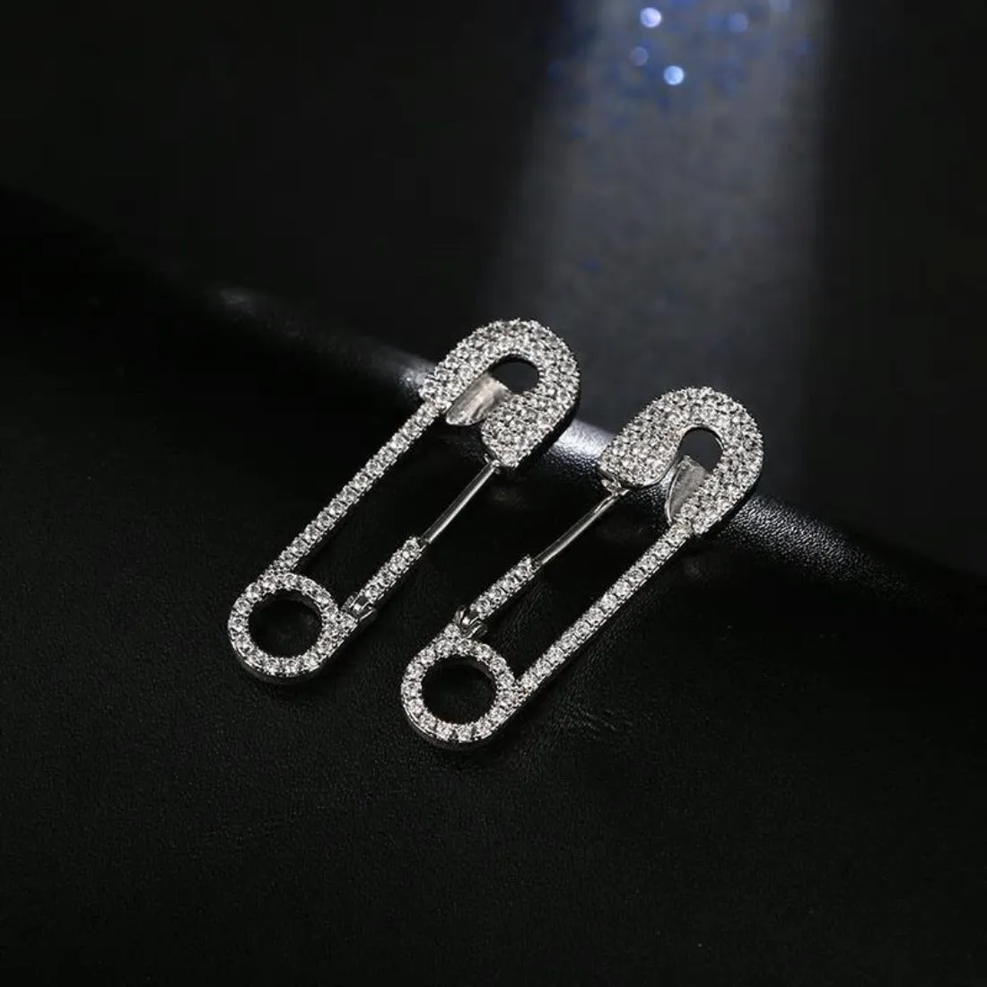 Stylish CZ Crystal Safety Pin Styled Pierced Earring