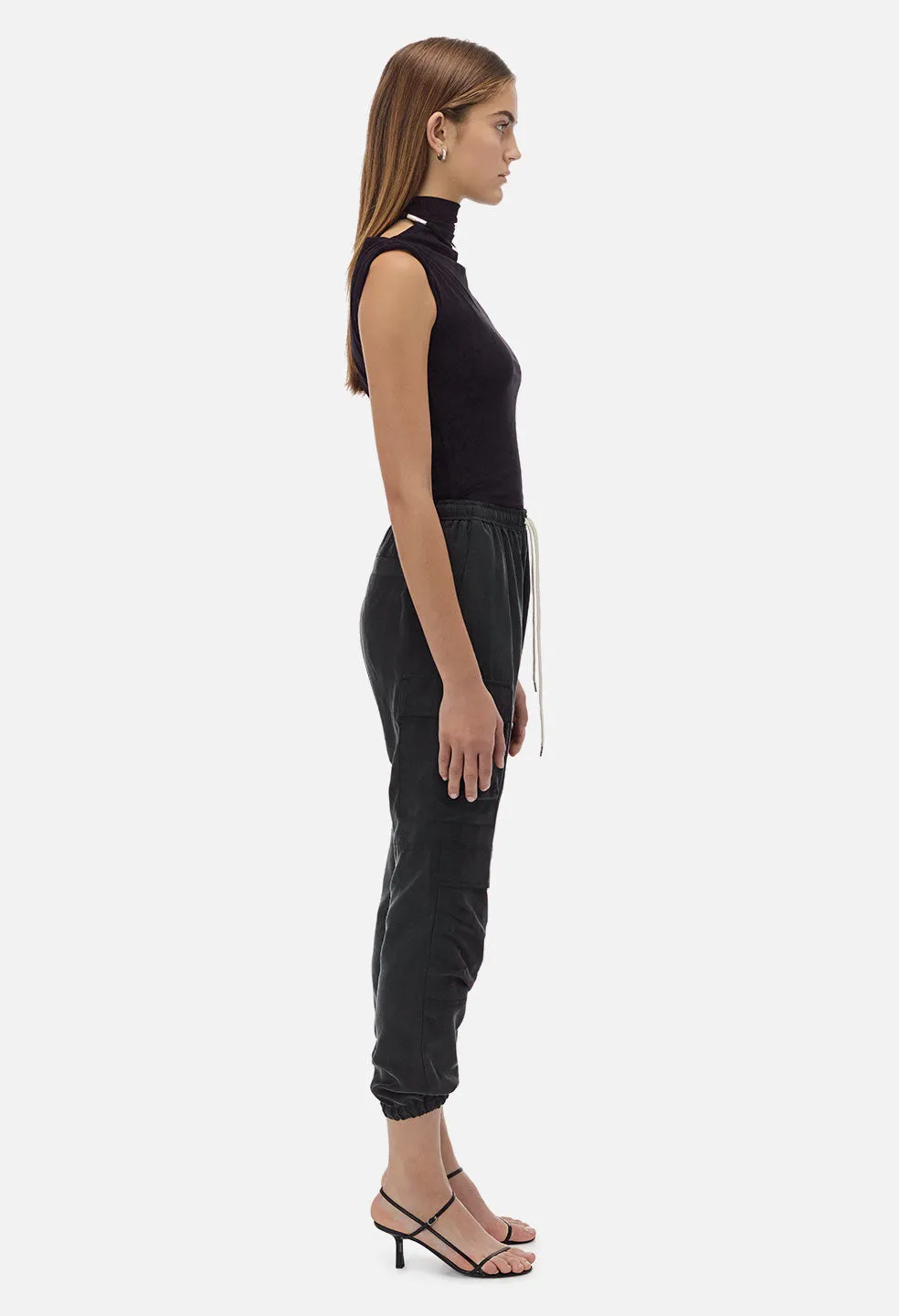 Velvet Jersey Sleeveless Turtleneck / Black